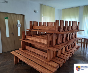 Aktuality / Projekt : Vybavenie kultúrneho domu prenosnými lavič